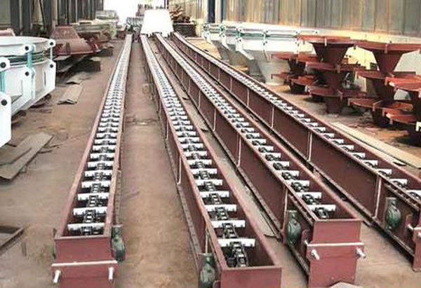 鏈式輸(shu)送機工(gōng)作中