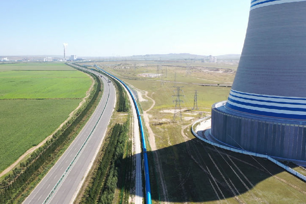 “見不(bú)到煤、看(kan)不到灰(huī)” 國内首(shǒu)條長距(jù)離曲線(xian)帶式輸(shū)送機投(tou)産運行(hang)